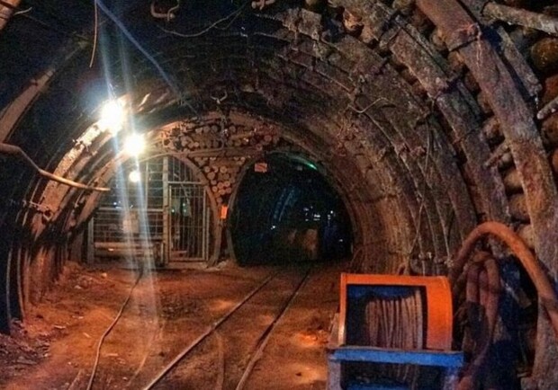 У шахті Кривого Рогу трагічно під час нічної зміни загинув досвідчений прохідник - 