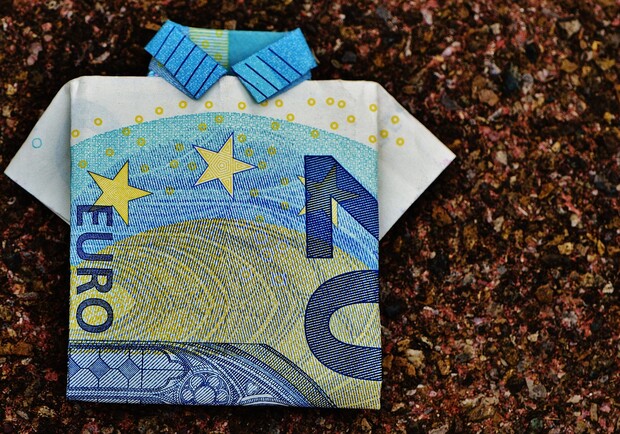 Курс валют в Україні 31 серпня 2025 року: скільки коштує долар і євро. 