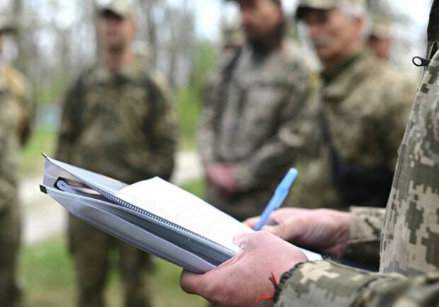 У Дніпропетровському ТЦК пояснили інцидент із чоловіком, який вчинив самокаліцтво після проходження ВЛК