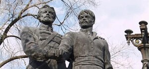 В Харькове активисты угрожают разбить советский памятник 