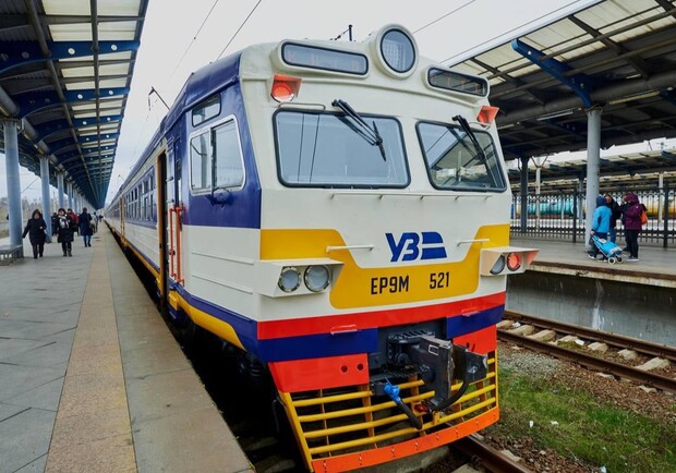 У Дніпрі відновили рух популярних приміських поїздів: перелік маршрутів