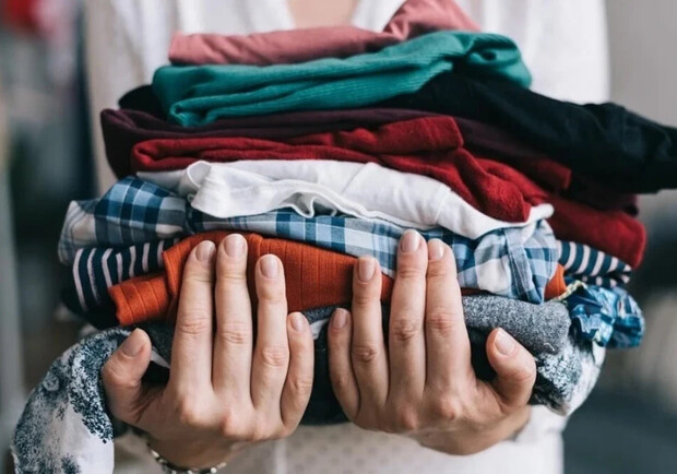 В Днепре собирают тёплые вещи для эвакуированных: что нужно и куда приносить. 