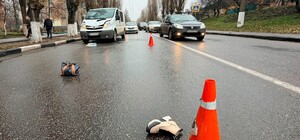 На проспекте Любови Малой Opel сбил женщину на пешеходном переходе