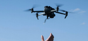 На Харківщині російський FPV-дрон атакував мотоцикліста: чоловіка госпіталізували