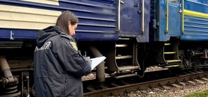 В Одесі пасажирський поїзд збив пенсіонерку: жінка загинула