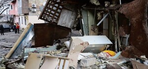 В центре Днепра произошел взрыв: поврежден дом, два человека пострадали