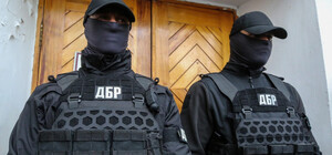 На Одещині судитимуть жінку, яка за гроші «одружувалася» з військовими, щоб ті звільнились зі служби