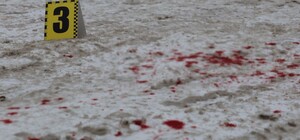 У Запоріжжі підліток відкрив вогонь з автомата, впав і випадково поранив себе