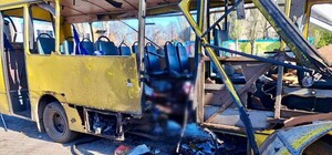 В центре Никополя FPV-дрон атаковал пассажирский автобус (ВИДЕО)