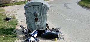 У Демні скутерист протаранив сміттєвий бак і помер