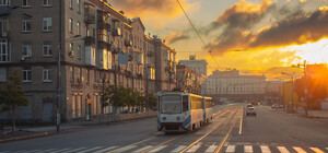 В Днепре запустили дополнительный транспорт к кладбищам на поминальные дни: маршруты и график