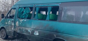 Росіяни вдарили дроном по маршрутці в Запорізькому районі: є загиблий і поранені