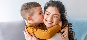 День матері у 2026 році: коли святкувати 
