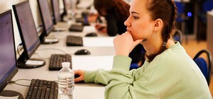 Випускники на Одещині складали НМТ в укритті до пів на одинадцяту вечора через рекордну тривогу