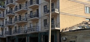 Утром РФ атаковала многоэтажку в Одессе и АЗС в области: есть жертвы и пострадавшие (обновлено)
