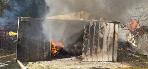 Горят гаражи и автомобили, погиб человек: последствия обстрела Одессы (обновлено)
