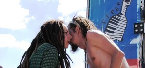 Стиль в городе: по Киеву гуляют оригиналы с православными дредами, красным ирокезом и зелено-оранжевыми косичками