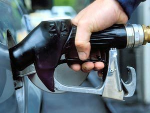 После небольшого спада цен бензин перестал дешеветь. Фото с сайта kp.ua