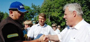 Фотофакт: в Симферополь приехал самый сильный человек планеты Василий Вирастюк