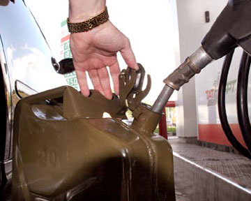 Бензин не дешевеет, а газ подорожал. Фото с сайта xauto.com.ua
