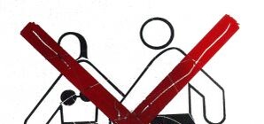 Мэр Симферополя запретил сотрудникам ходить по исполкому с пирсингом и декольте