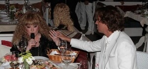 Закрыв Крым Мюзик Фест, Пугачева, Галкин и Леонтьев объедались суши на вилле Ротару