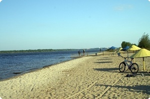 Вода в Днепре холодная для купания. Фото с сайта dpua.info