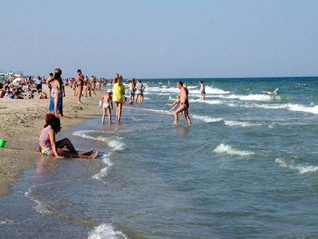 Температура воды в Днепре и Азовском море одинакова. Фото с сайта azovtur.com.ua