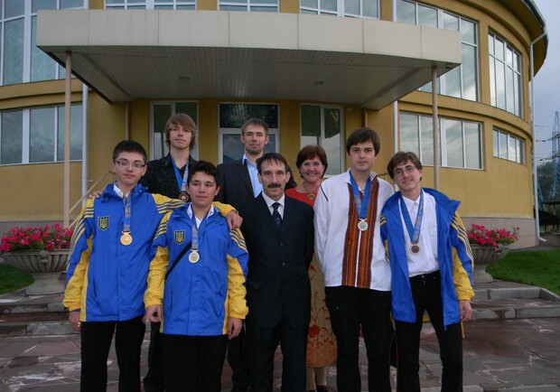 Днепропетровский школьник привез Украине золотую медаль. Фото с сайта mon.gov.ua