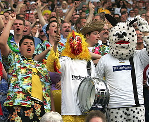 В Днепропетровск на Евро-2012 приедут 650 болельщиков. Фото с сайта soccerblonde.com