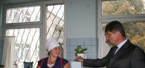 Кравченко провел рейд по школам и садикам: недоволен питанием детей и состоянием школ
