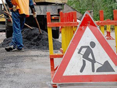 На дорогах Днепропетровска продолжаются ремонтные работы. Фото с сайта budnet.com.ua