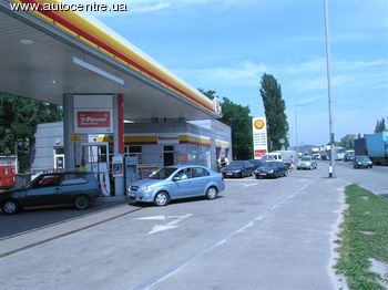 Бензин продается по старым ценам. Фото с сайта autocentre.ua