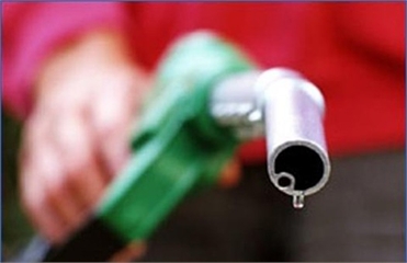 Главный критерий – качество бензина. Фото с сайта topnews.in