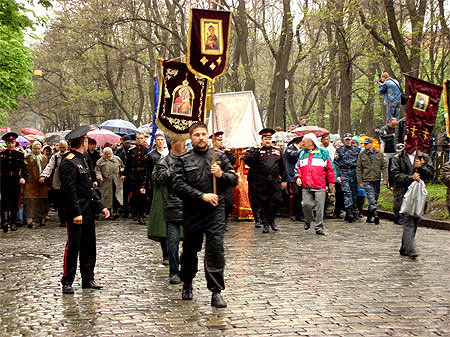 Из-за крестного хода в центре города движение перекроют на полтора часа. Фото с сайта zaistinu.ru