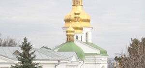 На Лаврской колокольне появился новый крест