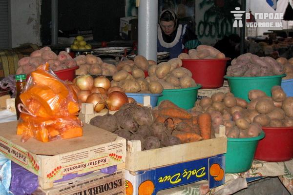 Картофель в среднем продается по 2,70 гривен за килограмм. Фото Евгении Лисицыной