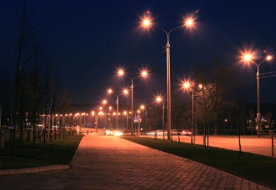 Все ли улицы города так освещены? Фото с сайта 34.ua