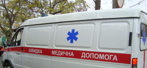 Видеофакт: в Крыму водитель уснул за рулем, машина врезалась в дерево - погибла женщина