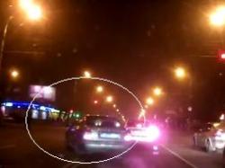 Как милиционеры в Киеве гоняют по встречке