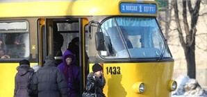 Лютая зима: У трамваев лопаются рельсы, у маршруток - замерзает топливо