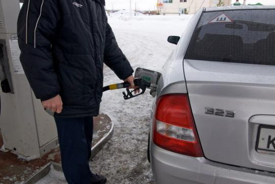 Цены на бензин оказались устойчивыми к морозам. Фото с сайта autoua.net