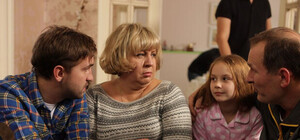 В кинотеатрах Луганска: признаемся в любви мамам, учимся выживать на войне