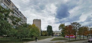 Строительство жилого комплекса на Борщаговке: жители ложатся под краны в страхе, что их дома затопит подземными водами