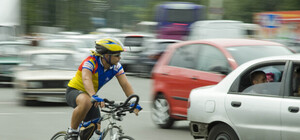 Почему и насколько в Киеве экономнее ездить на велосипеде, чем на авто и маршрутках?