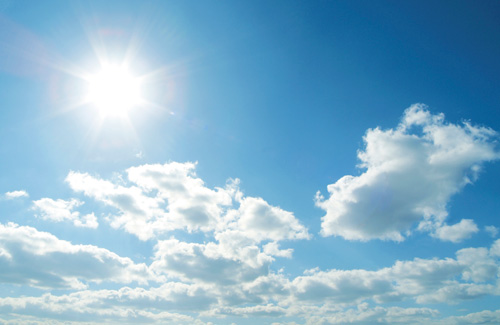Сегодня на небе будут солнце и облака. Фото с сайта tsn.ua