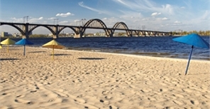 Днепропетровские пляжи пока далеки от совершенства. Фото с сайта photohunter.35photo.ru