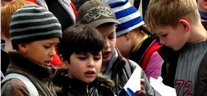 В Ялте запустили в небо тысячи бумажных самолетиков