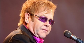 Сэр Элтон Джон споет свои лучшие хиты во время Евро-2012