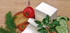 Иностранцы продавали киевлянам сыр из молока, зараженного лейкозом